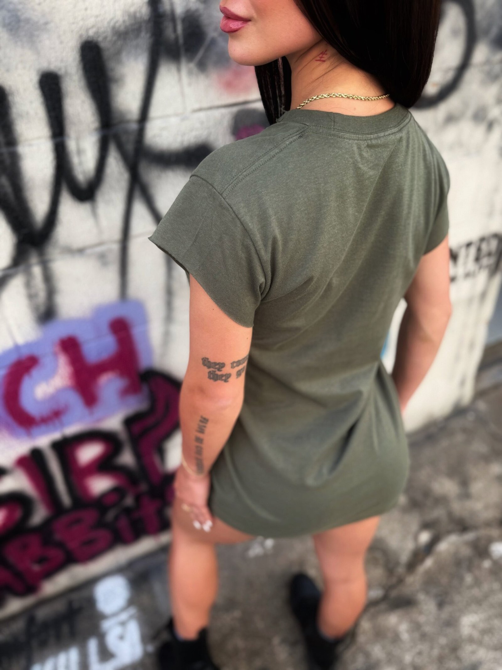 THE WAR ROAD RASH MUSCLE MILITARY GREEN TEE